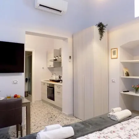Treehouse Apartman Bari