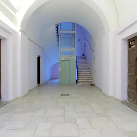 Treehouse Apartman Bari