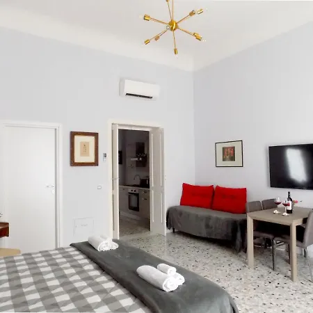 Treehouse Apartman *