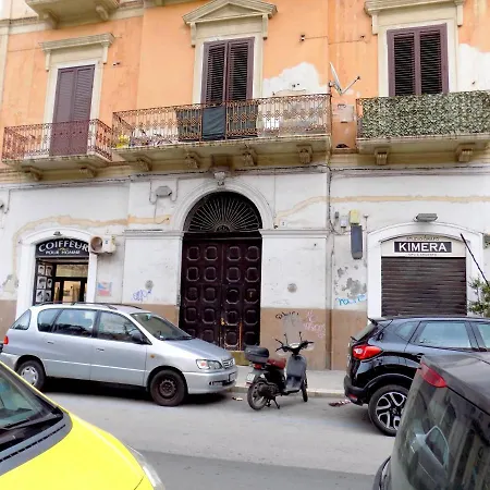 Treehouse Apartman Bari